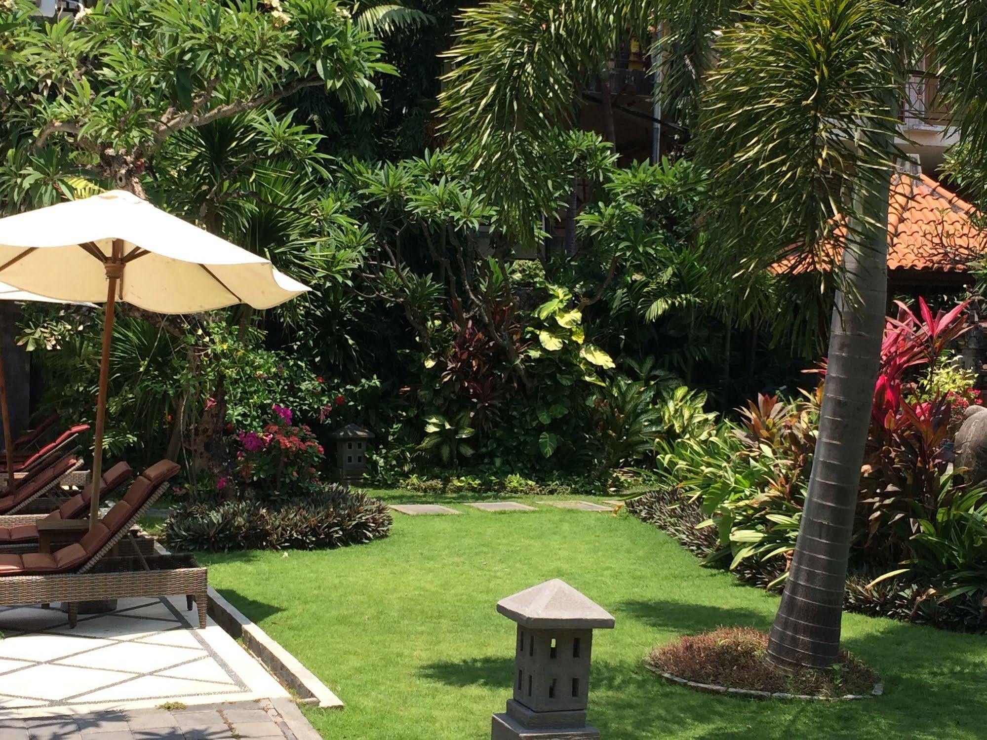 Puri Raja Hotel Legian  Luaran gambar